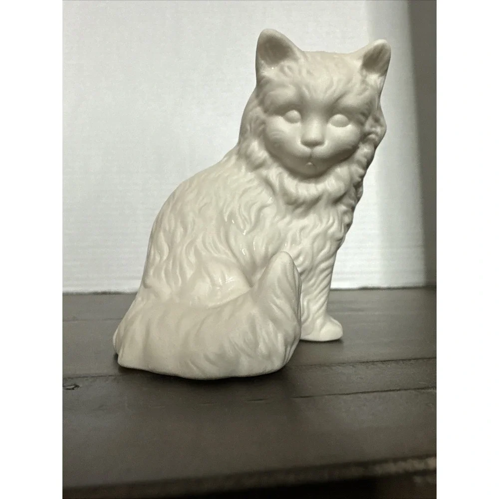 GOEBEL Hummel Vintage White Matte Persian Cat Kitty Figurine W Germany 1963